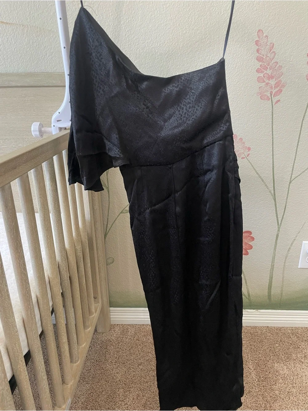 Elegant Black One-Shoulder Women’s Dress